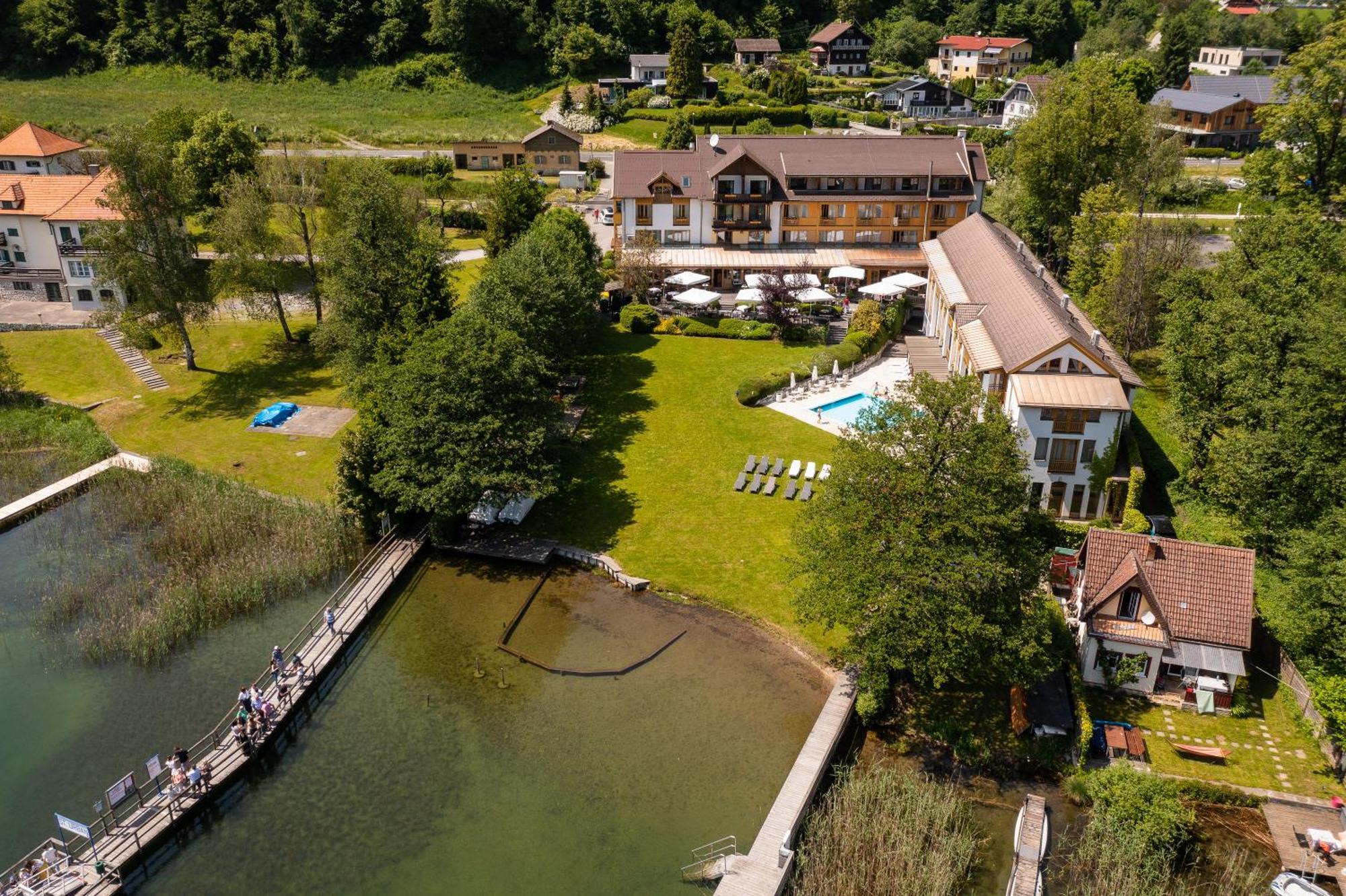 Seehotel Urban Bodensdorf Exterior photo